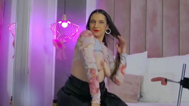 TesaQuinn online show from 10/22/25, 06:07