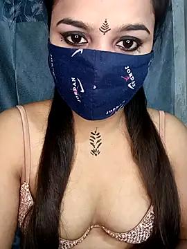 Snapshot of CUTE-567 chatting on 11/10/25, 09:08 CUTE-567 online show from 11/10/25, 09:08