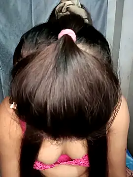 Snapshot of CUTE-567 chatting on 11/11/25, 09:31 CUTE-567 online show from 11/11/25, 09:31