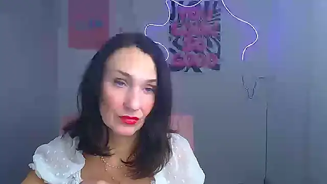 Snapshot of Rosie_Rosee chatting on 03/08/26, 12:31 Rosie Rosee online show from 03/08/26, 12:31