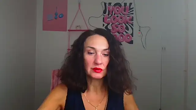 Snapshot of Rosie_Rosee chatting on 03/18/26, 12:19 Rosie Rosee online show from 03/18/26, 12:19