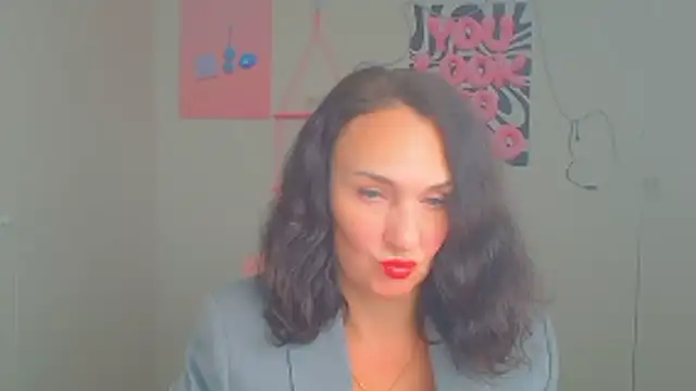 Snapshot of Rosie_Rosee chatting on 04/23/26, 06:43 Rosie Rosee online show from 04/23/26, 06:43