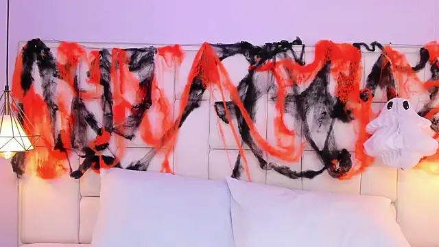 EmmaHolter online show from 10/20/25, 07:14