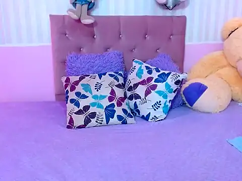 Snapshot of zara_cute chatting on 10/22/25, 12:05 zara cute online show from 10/22/25, 12:05
