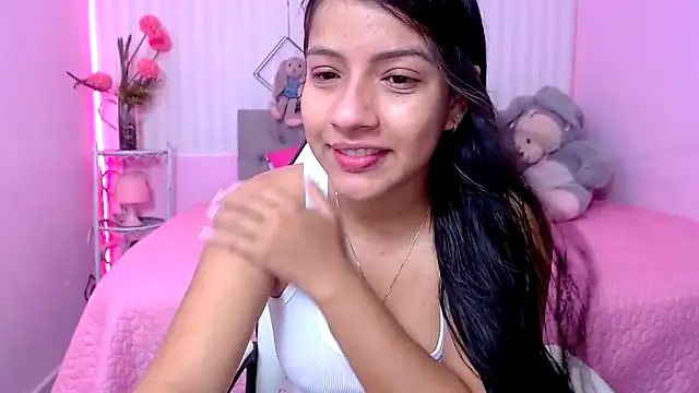 Snapshot of zara_cute chatting on 04/25/26, 12:19 zara cute online show from 04/25/26, 12:19