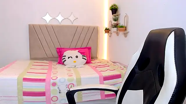 Snapshot of zara_cute chatting on 05/29/26, 12:14 zara cute online show from 05/29/26, 12:14