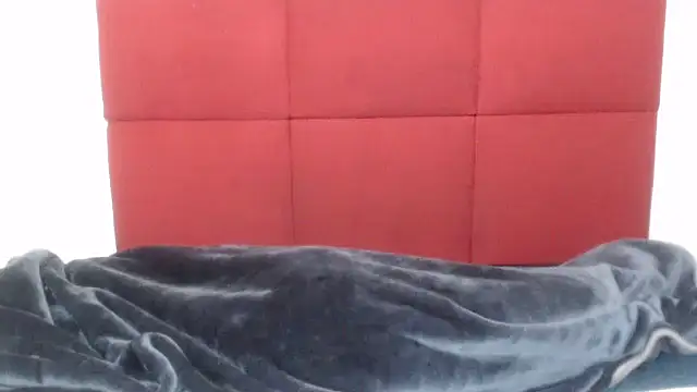 ZuriVixen online show from 11/25/25, 03:17