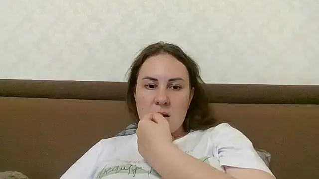 Snapshot of MeadowEyes chatting on 06/28/26, 05:30 MeadowEyes online show from 06/28/26, 05:30