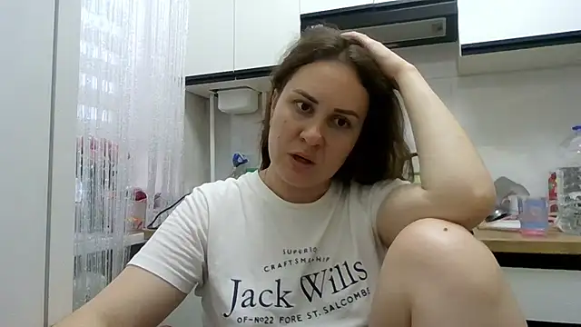 Snapshot of MeadowEyes chatting on 06/30/26, 05:58 MeadowEyes online show from 06/30/26, 05:58
