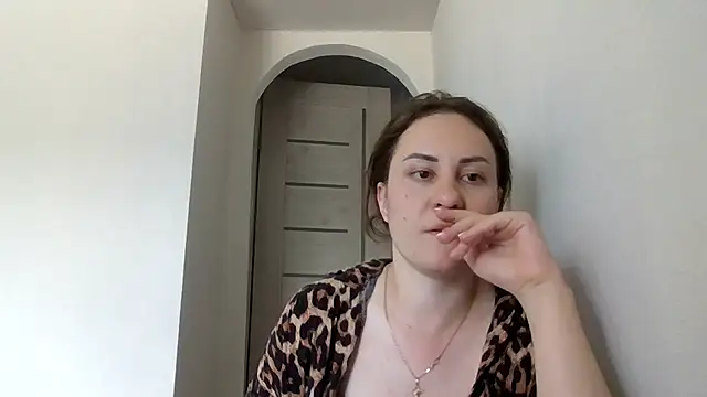 Snapshot of MeadowEyes chatting on 07/14/26, 12:00 MeadowEyes online show from 07/14/26, 12:00