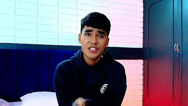 AngelduzZzt online show from 10/20/25, 12:38