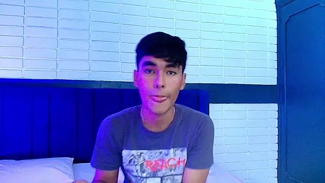 AngelduzZzt online show from 10/23/25, 08:51