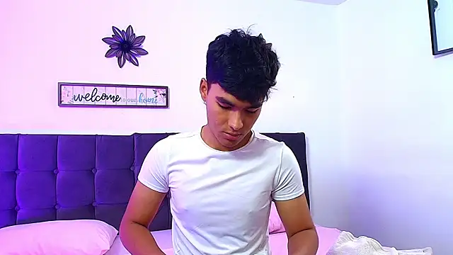 AngelduzZzt online show from 10/28/25, 12:30