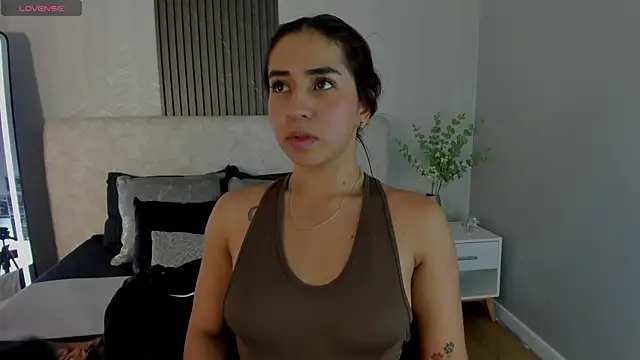 Snapshot of Vittoria_Conti_ chatting on 06/11/26, 05:33 Vittoria Conti online show from 06/11/26, 05:33