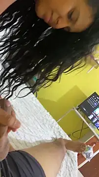 Snapshot of thepicis chatting on 11/01/25, 02:13 thepicis online show from 11/01/25, 02:13