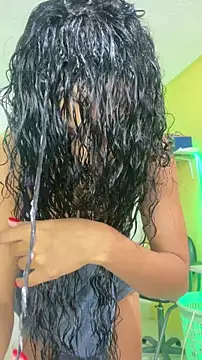 Snapshot of thepicis chatting on 11/15/25, 01:14 thepicis online show from 11/15/25, 01:14