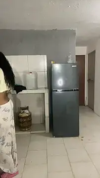 Snapshot of thepicis chatting on 11/17/25, 01:00 thepicis online show from 11/17/25, 01:00