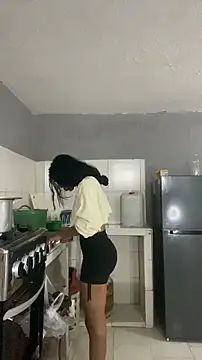 Snapshot of thepicis chatting on 11/17/25, 11:32 thepicis online show from 11/17/25, 11:32