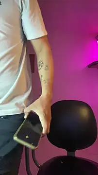 Snapshot of thepicis chatting on 11/21/25, 01:37 thepicis online show from 11/21/25, 01:37