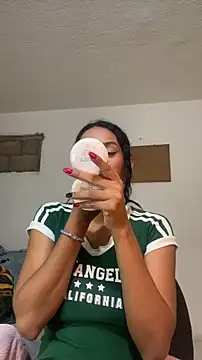 Snapshot of thepicis chatting on 12/03/25, 12:51 thepicis online show from 12/03/25, 12:51