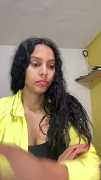 Snapshot of thepicis chatting on 12/05/25, 01:03 thepicis online show from 12/05/25, 01:03