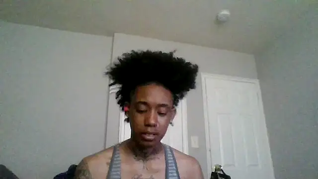 Snapshot of dezzidavill chatting on 04/02/26, 02:04 dezzidavill online show from 04/02/26, 02:04