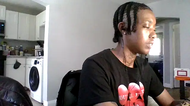 Snapshot of dezzidavill chatting on 04/27/26, 03:43 dezzidavill online show from 04/27/26, 03:43
