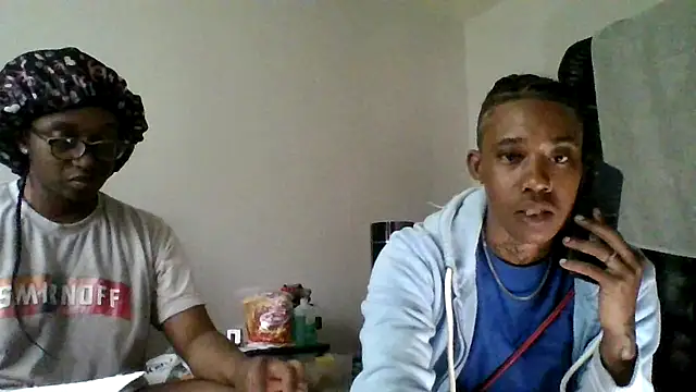 Snapshot of dezzidavill chatting on 05/09/26, 02:44 dezzidavill online show from 05/09/26, 02:44