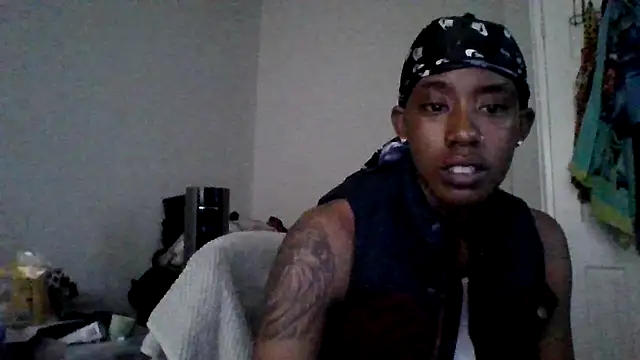Snapshot of dezzidavill chatting on 05/14/26, 10:49 dezzidavill online show from 05/14/26, 10:49