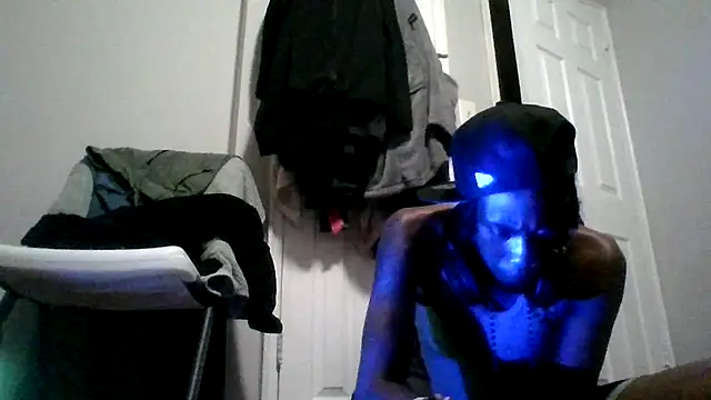 Snapshot of dezzidavill chatting on 06/30/26, 02:12 dezzidavill online show from 06/30/26, 02:12