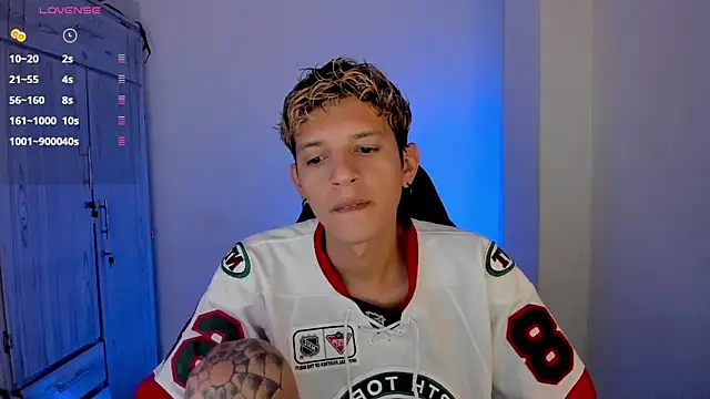 tylernova online show from 04/10/26, 03:12