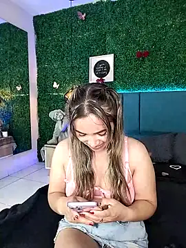 Snapshot of Kiaraa88 chatting on 04/29/26, 08:26 Kiaraa88 online show from 04/29/26, 08:26