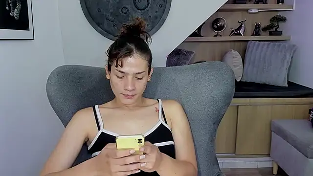 Snapshot of KassMonroe chatting on 06/17/26, 01:23 KassMonroe online show from 06/17/26, 01:23