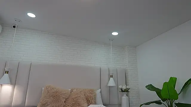 nina gb online show from 04/15/26, 07:43