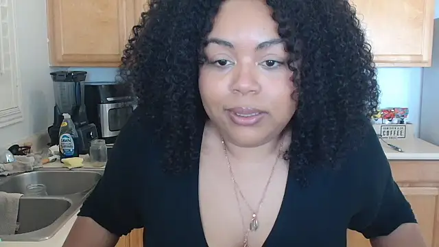 Snapshot of KalaniRose chatting on 11/05/25, 09:48 KalaniRose online show from 11/05/25, 09:48