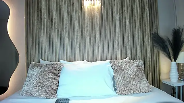 VanneCamiel online show from 10/30/25, 11:55