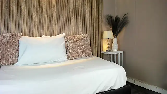 VanneCamiel online show from 11/14/25, 11:42