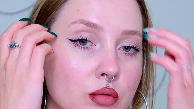 CandiceKingzz online show from 10/17/25, 06:54