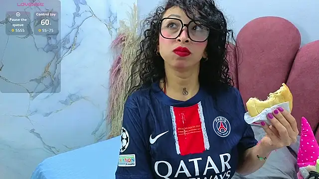 CHIARAJJONES online show from 11/26/25, 01:45