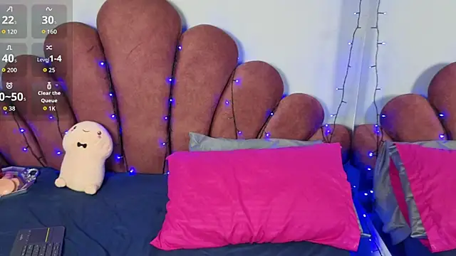 CHIARAJJONES online show from 01/14/26, 01:06