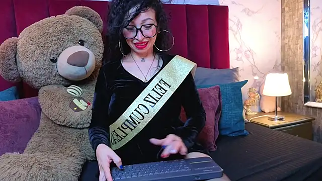 CHIARAJJONES online show from 06/04/26, 01:06