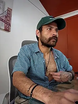 Snapshot of Nateskp_1 chatting on 10/10/25, 04:06 Nateskp 1 online show from 10/10/25, 04:06