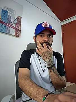 Snapshot of Nateskp_1 chatting on 10/16/25, 03:35 Nateskp 1 online show from 10/16/25, 03:35