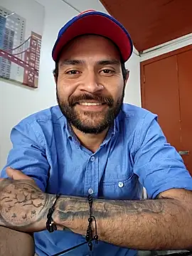 Snapshot of Nateskp_1 chatting on 10/19/25, 03:34 Nateskp 1 online show from 10/19/25, 03:34