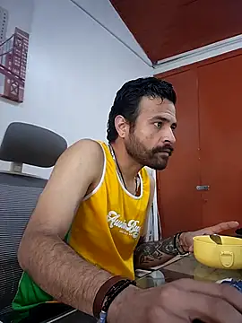 Snapshot of Nateskp_1 chatting on 10/27/25, 04:22 Nateskp 1 online show from 10/27/25, 04:22