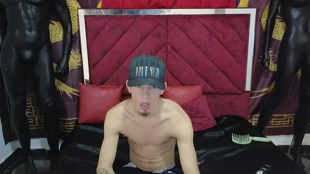 Snapshot of Pride_couple chatting on 11/02/25, 11:29 Pride couple online show from 11/02/25, 11:29