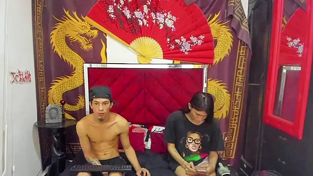 Snapshot of Pride_couple chatting on 12/19/25, 11:23 Pride couple online show from 12/19/25, 11:23