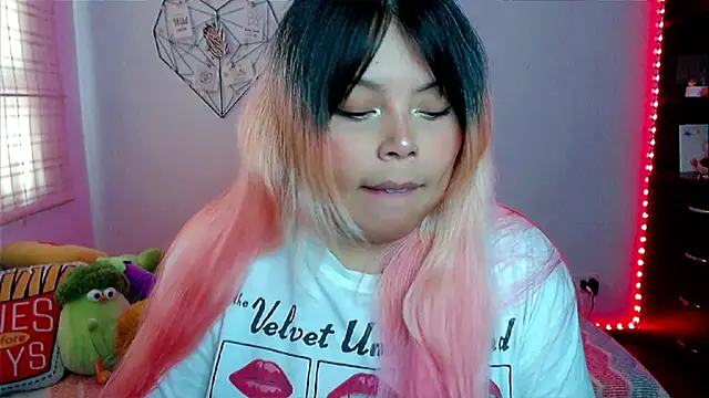 EllieMoonX online show from 02/02/26, 10:19