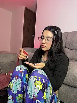 Snapshot of Lucy_699 chatting on 04/17/26, 05:21 Lucy 699 online show from 04/17/26, 05:21