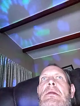 Snapshot of LyrateMarathon chatting on 10/25/25, 06:13 LyrateMarathon online show from 10/25/25, 06:13